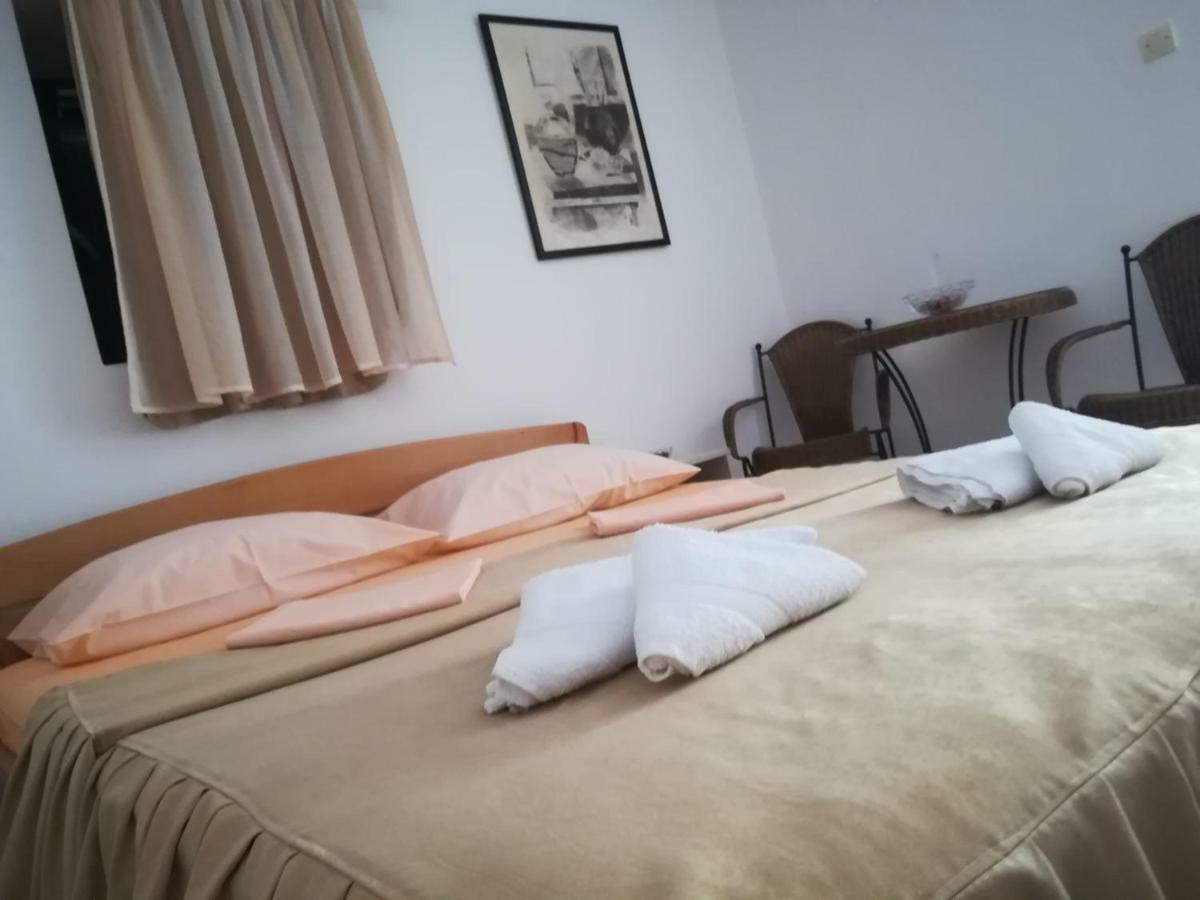 Apartments Vila San Kamenari Chambre photo